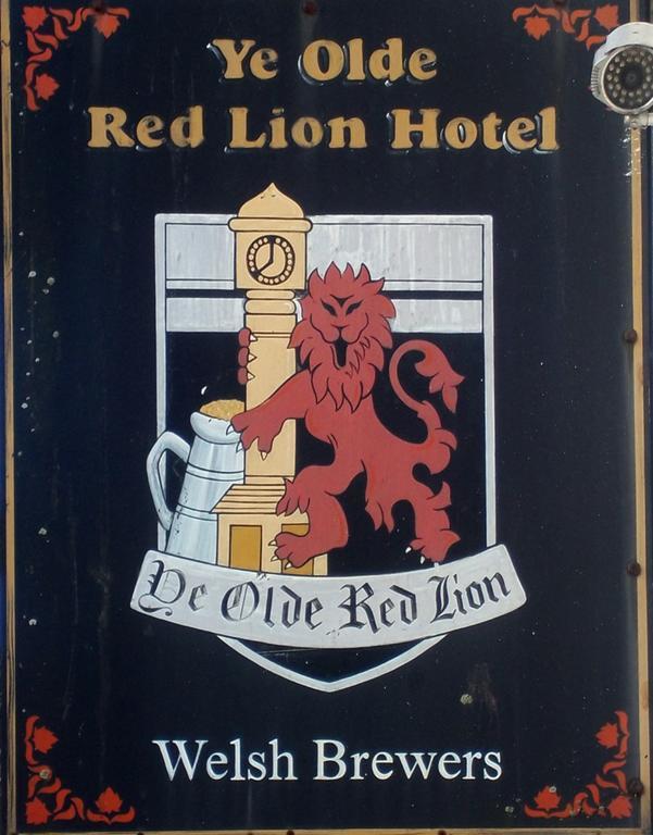 Red Lion Hotel Tredegar Exteriör bild
